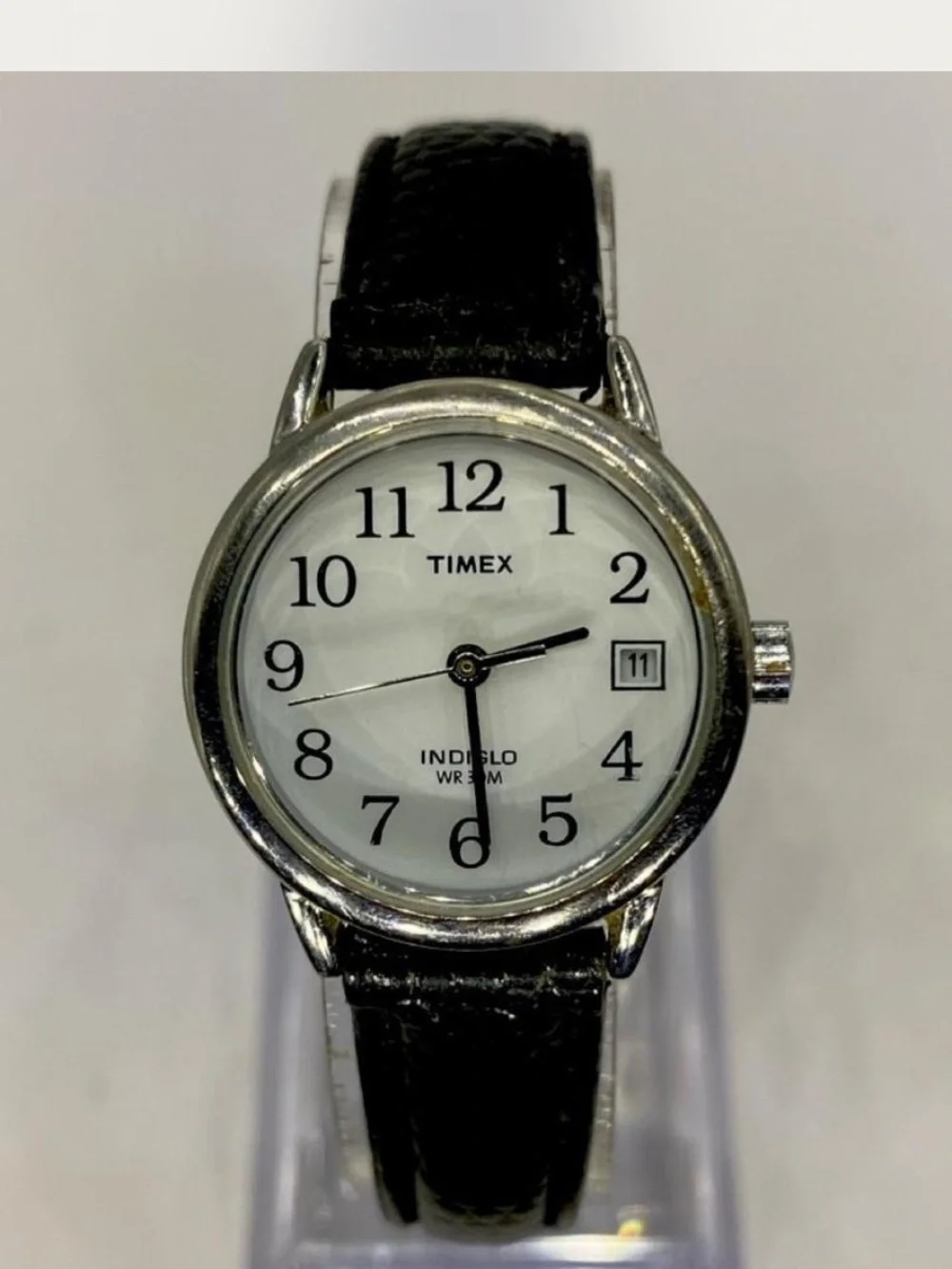 * Timex  ^^^ Women's Black Leather Strap Indiglo Watch ***